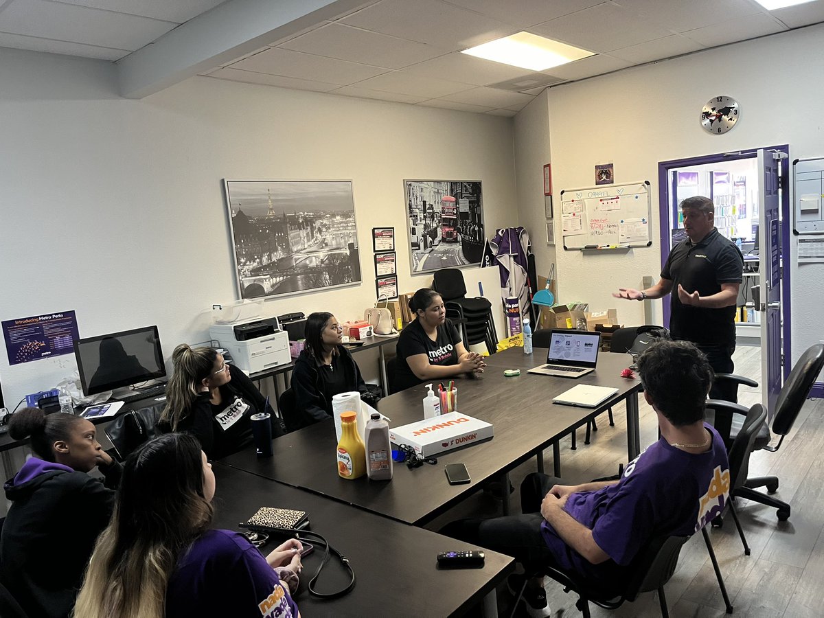 UltraViolet1027's tweet image. 🌟 Grateful for the opportunity to empower Talk More with knowledge on PHP & Smartpay! 📱💡 Special thanks to the amazing teams for their engagement! 🙌#DeviceProtection #TrainingSuccess @TonyCBerger @AlVasquez14 @MMcLaurian @jamie_woodruff9 @SmartPayDavid @TalkMoreTeam