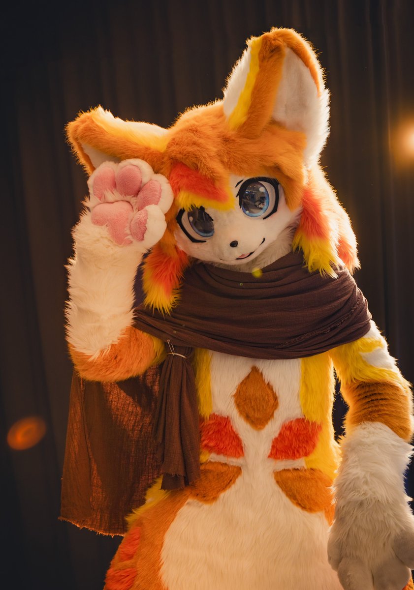 ☀️
📸: <a href="/guni1636/">그니 GUNI</a> 
#FursuitFriday #Fursuit