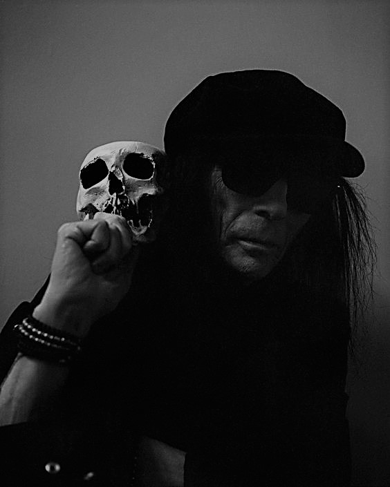 butterflykatten's tweet photo. Happy Thursday! 
12 days and counting ... 🎼📀🎸
#MickMars👽 #SoloMusic #ToneMaster https://t.co/DFqwYonowI