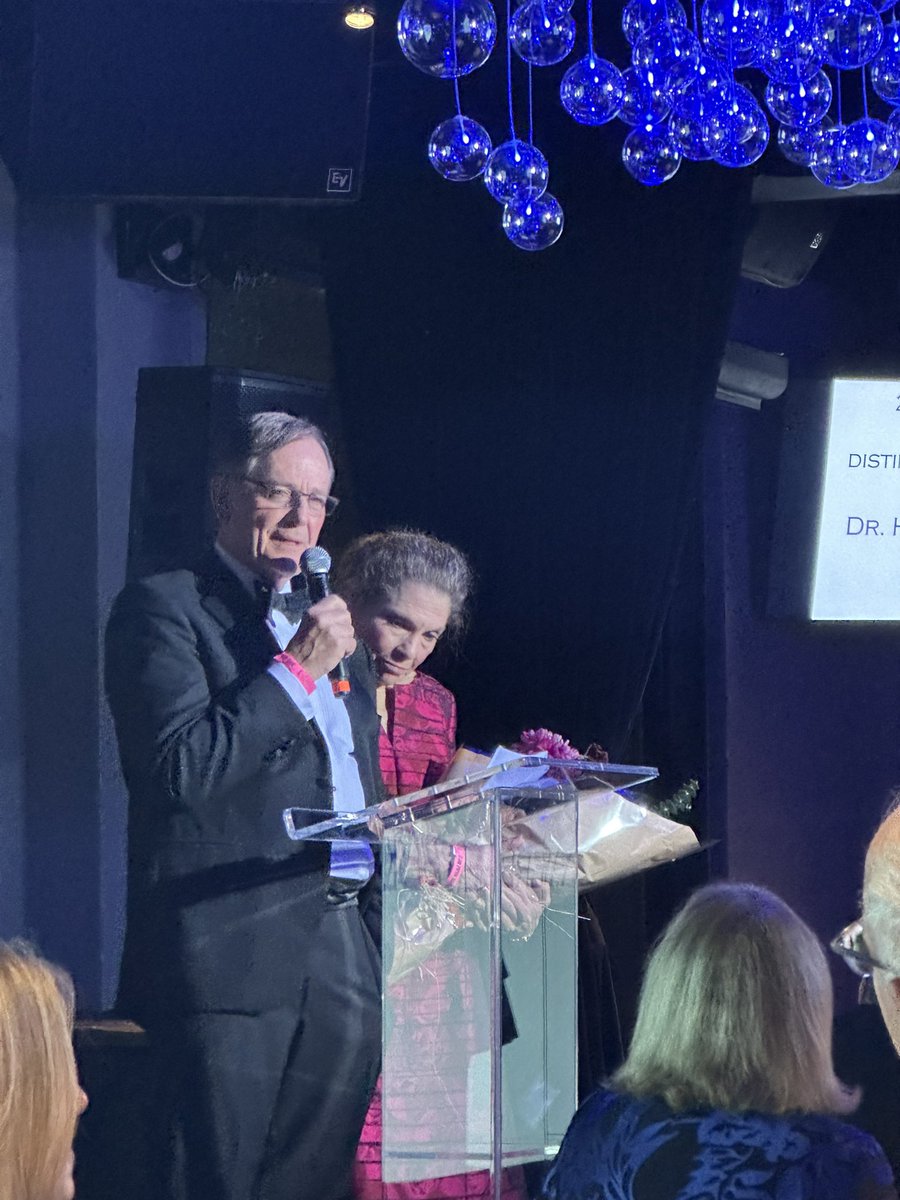 KSMurrayUro's tweet image. Great event and business meeting of the @NYSAUA @AmerUrological last night. We got to celebrate the career of Dr Lepor with friends and colleagues around the section and @NYUUrology.