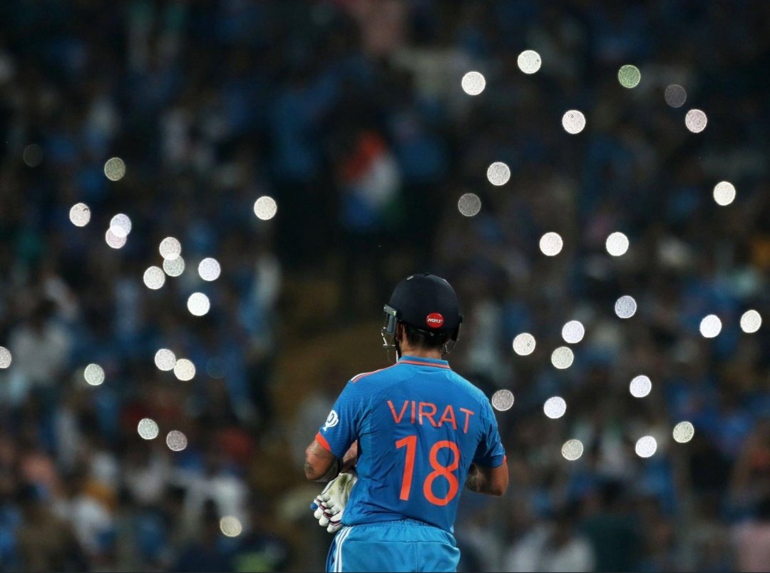 Socialscoopz's tweet photo. 1.4  Billon  People will Sleep Peacefully cause of  KL Rahul 
Dear Virat Kohli fans,
This is respect button for KL Rahul.
He is a team player, love you KL Rahul ❤️

#INDvsBAN #ViratKohli #KLRahul https://t.co/FOBxqg85ci