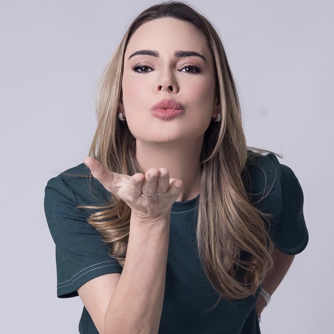 Expulsão de Rachel Sheherazade causa boicote ao Playplus e prejuízo milionário da Record