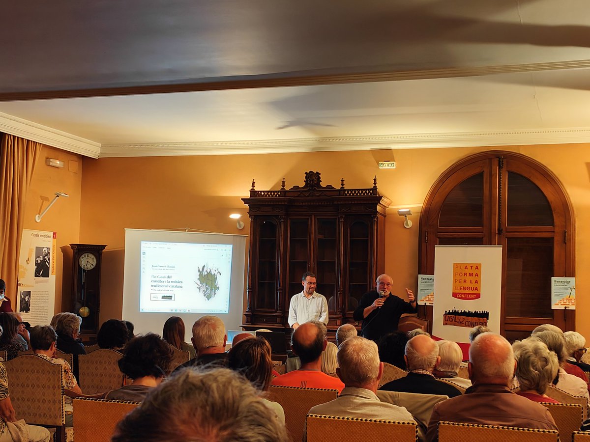 CasalConflent's tweet image. Ara mateix, a la conferència sobre Pau Casals i els #castellers.