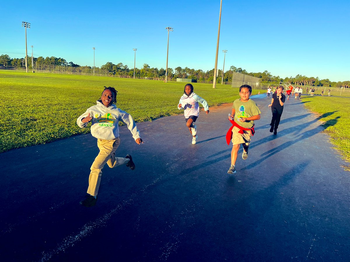 mrswaltersPE's tweet photo. When the principal joins KOTG and runs over a mile with our kiddos!! We love her!❤️ @SPEHAWKSNAPLES IS THE PLACE TO BE!! @collierschools https://t.co/zUs8i5QPxL