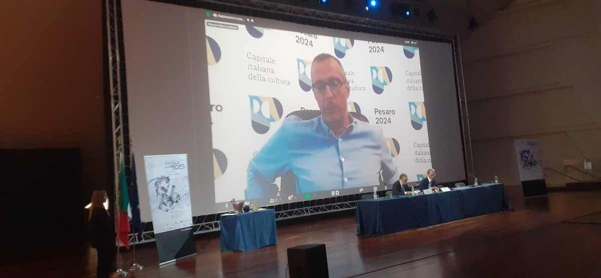 ClaudioBocci's tweet photo. La proposta di introdurre la Capitale italiana della cultura è nata a #RavelloLab. Come di consueto i Colloqui Internazionali di Ravello iniziano con il saluto della Capitale italiana della cultura dell'anno successivo. Il Sindaco Matteo Ricci ha portato i saluti di Pesaro 2024 https://t.co/GxsDHkWbTc