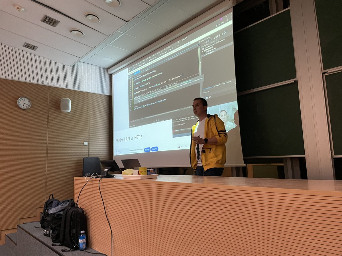 wgdotnet's tweet photo. Zaczynamy! @kajdusz i Minimal APIs 😁 https://t.co/OnPmB0rfXV