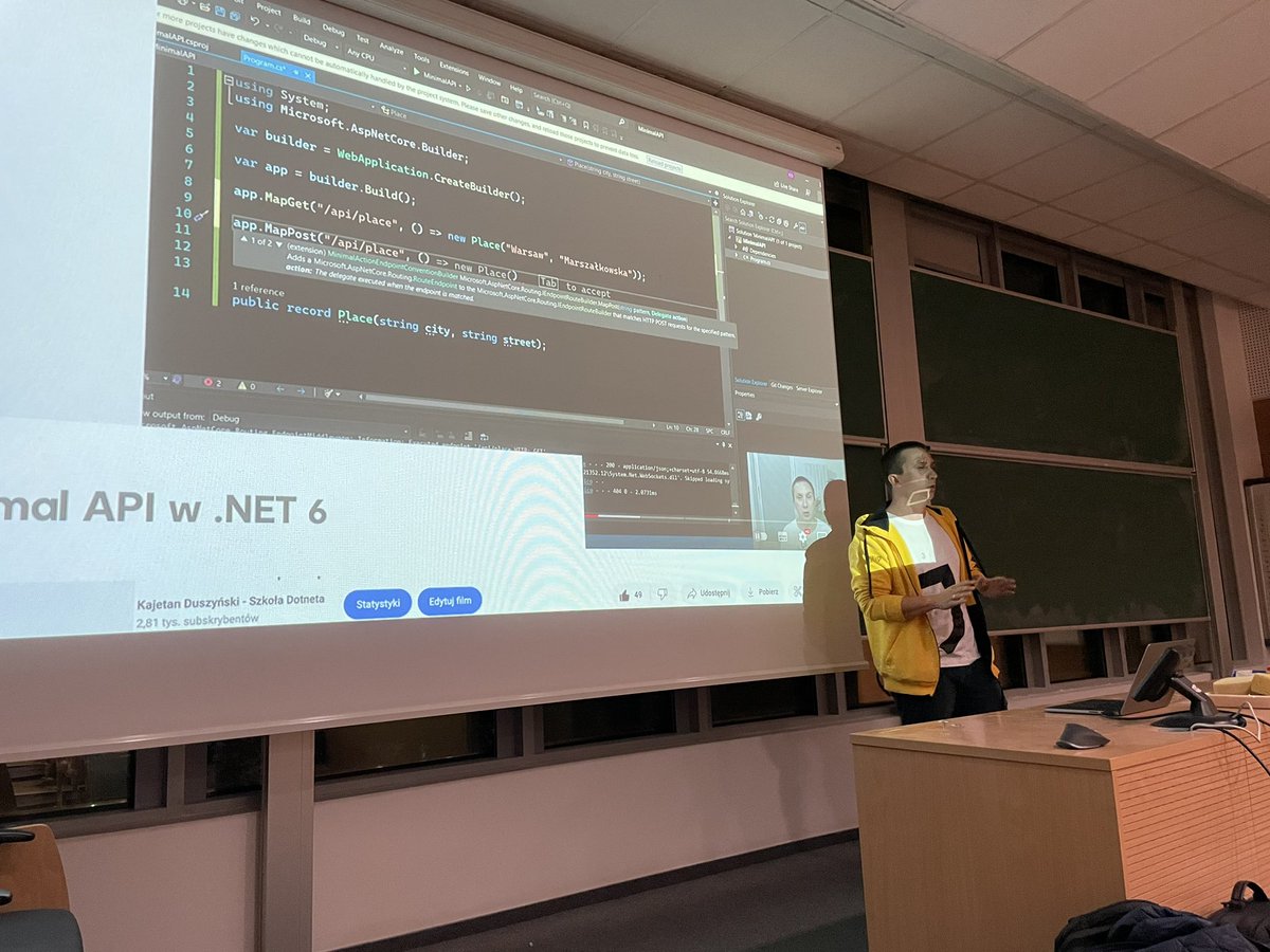 wgdotnet's tweet photo. Zaczynamy! @kajdusz i Minimal APIs 😁 https://t.co/OnPmB0rfXV