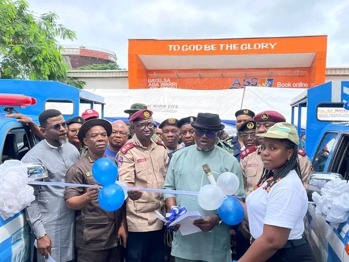 Gov. Otu Flags off 2023 ‘Ember Months’ Safer Roads campaign

The Gov. of CRS Sen. Otu has charged the public to use the road responsibly and abide by regulations as he commended the FRSC's choice of the theme "SPEED THRILLS BUT IT KILLS, DRIVE RESPONSIBLY AND AVOID OVERLOADING