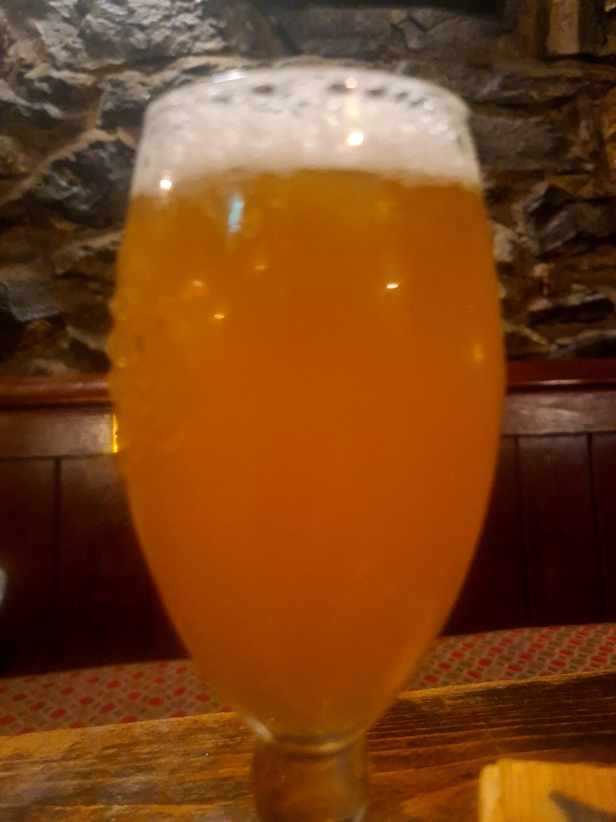 Luna - Valencia Orange IPA,  an exceptionally good fruit IPA with the aroma &amp; flavour imbued with a delicious Orange Marmaladey flavour. A nice bittersweet Hops bite and a satisfying beery mouthfeel &amp; crisp, white foamy head complete this beer. Very drinkable and moreish.  🍻👍