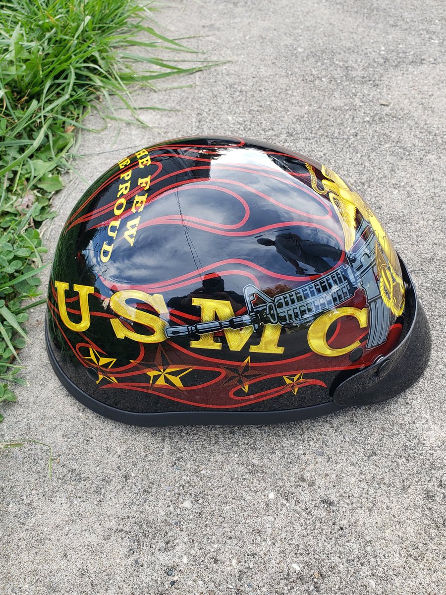 ChrisFr05099879's tweet photo. @TheBellLife  hey I know you all ride i have a Helmet here if you want to make a offer on it https://t.co/fr7wMxpR9r