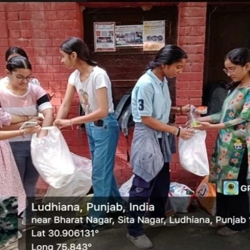 NSS_Gcg's tweet photo. "Creating a cleaner, greener future together! 🌿🌍 Our NSS Unit 2023-24 is proud to collaborate with 'Switch for Change' NGO for the SWACHHATA hi Seva Camp, where we collected plastic items to recycle. ♻️💚 #CleanUpForChange #SWACHHATAhiSeva #EcoWarriors" https://t.co/ecwqWcy1pO