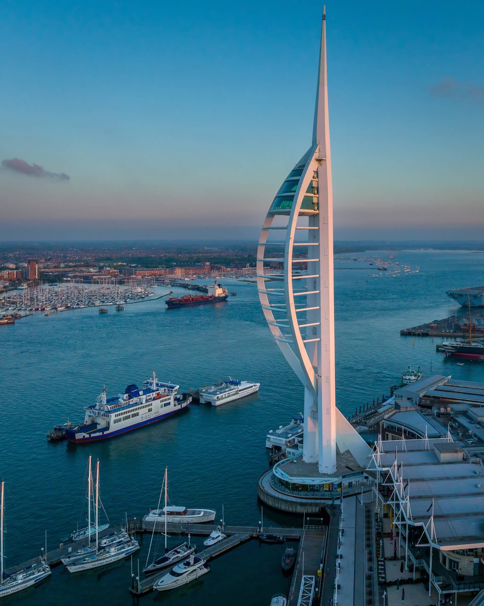 portsmouthuni's tweet photo. Sharing some love for The @SpinnakerTower who celebrated its18th birthday this week! 🎉 💜 

#OurIslandCity #PortsmouthUni https://t.co/YnwMwzkhMV