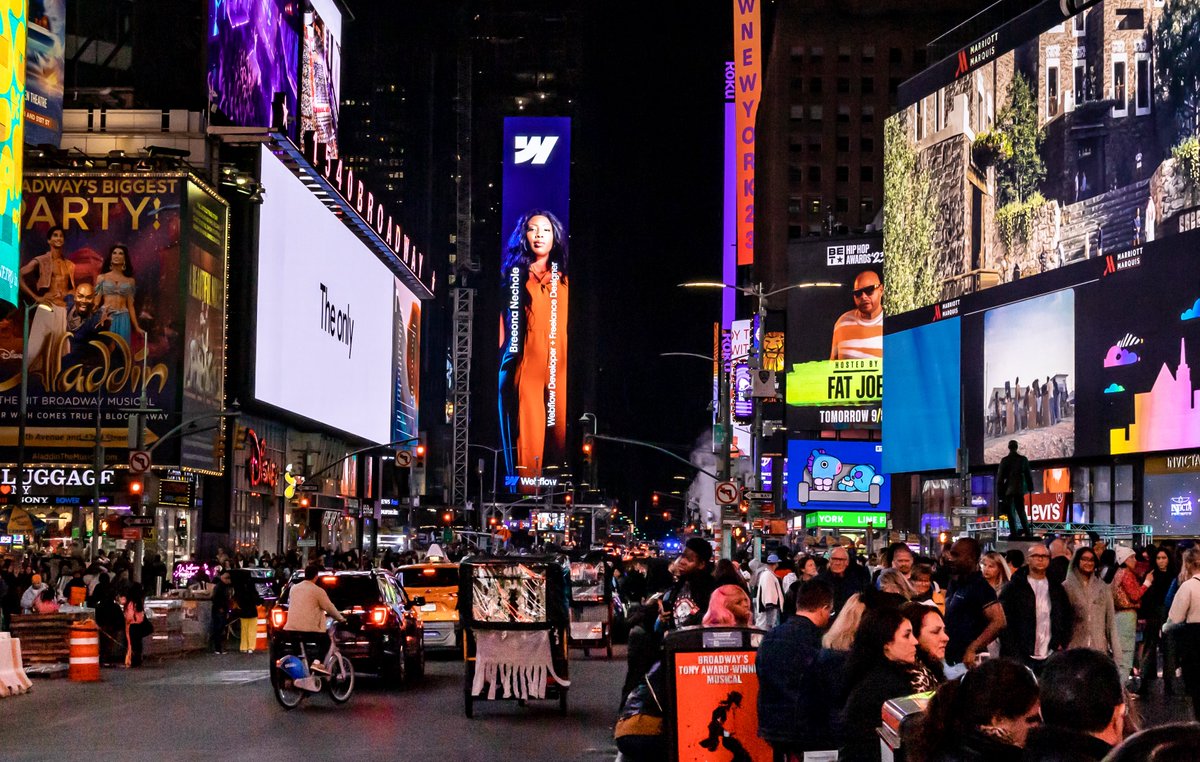 webflow's tweet image. Our customers were shining bright in Times Square, NYC 🎉
Our entire community is professional, creative, and dedicated — and we're thrilled to celebrate them today and every day.
#MadeInWebflow