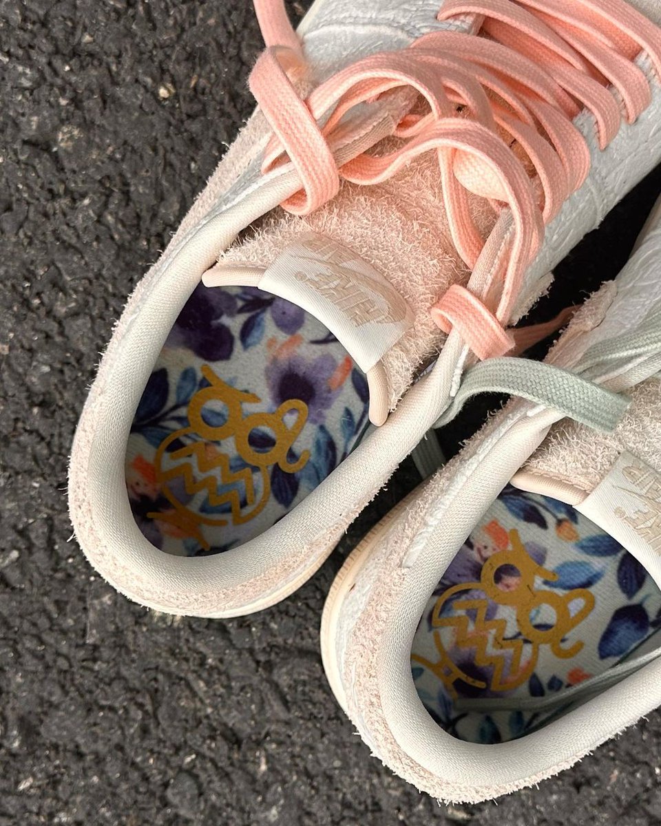JustFreshKicks's tweet photo. The Chris Paul x Air Jordan 1 Low OG "Flowers" releases next week 💐 

Links => https://t.co/XjsxRcwjd8 https://t.co/7OmnUfh8P7