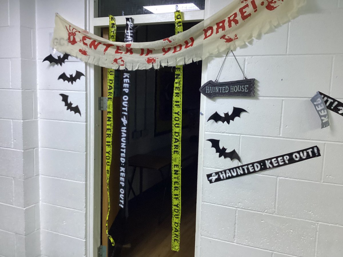 StIlltydsCHS's tweet image. Welcome to Open Evening 2023!  A very warm welcome to all our visitors this evening.  Our English department have spooky stories around the camp fire and a quiz to join in with. #openevening2023