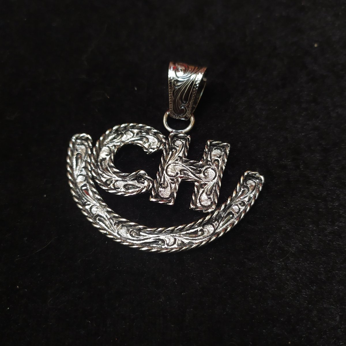 punchybuckles's tweet photo. Customized Pendants with Engraving by our⚡️⚡️
#pendant #punchy #punchybuckles #customize #engraving https://t.co/h5EGFHqAjU