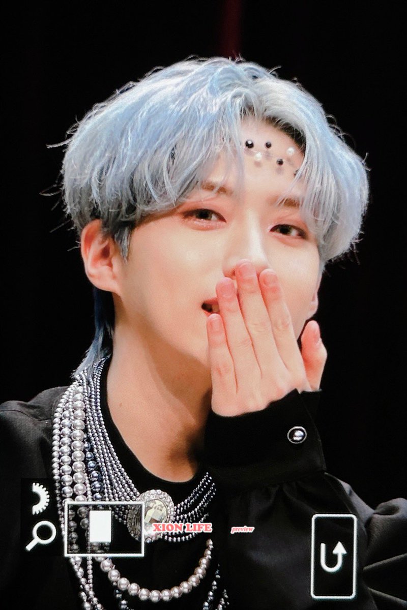 XIONLIFE_110's tweet photo. 231019 #시온

밥드세요 시온군..

#원어스 #ONEUS #XION #손동주 #シオン https://t.co/K4lhI7tpwx