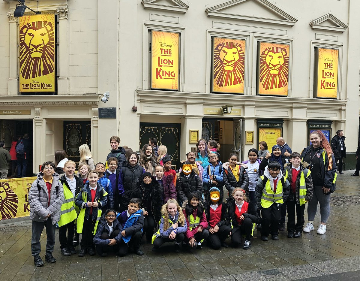 pioneer_trust's tweet photo. An amazing time in the West End yesterday for a group of our Trust Year 5 pupils, who visited the amazing @TheLionKing show! They were mesmerised by the amazing acting, catchy songs and breathtaking scenery &amp; costumes. A wonderful experience with some terrific role models! 🦁🎭 https://t.co/TAh35lOMi9