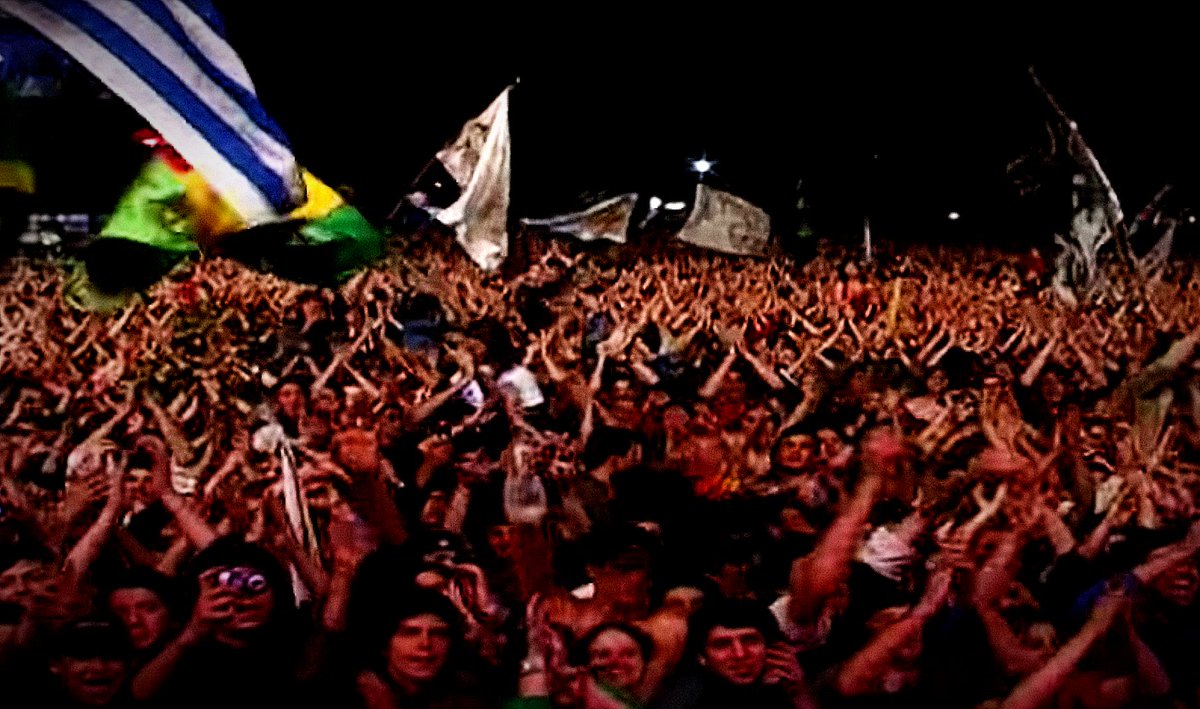 Saltar en el barro: A 20 años del festival que elevó al rock uruguayo shorturl.at/pvzS8

Un reportaje de <a href="/MaaruAlvarezz/">Mariana</a>.