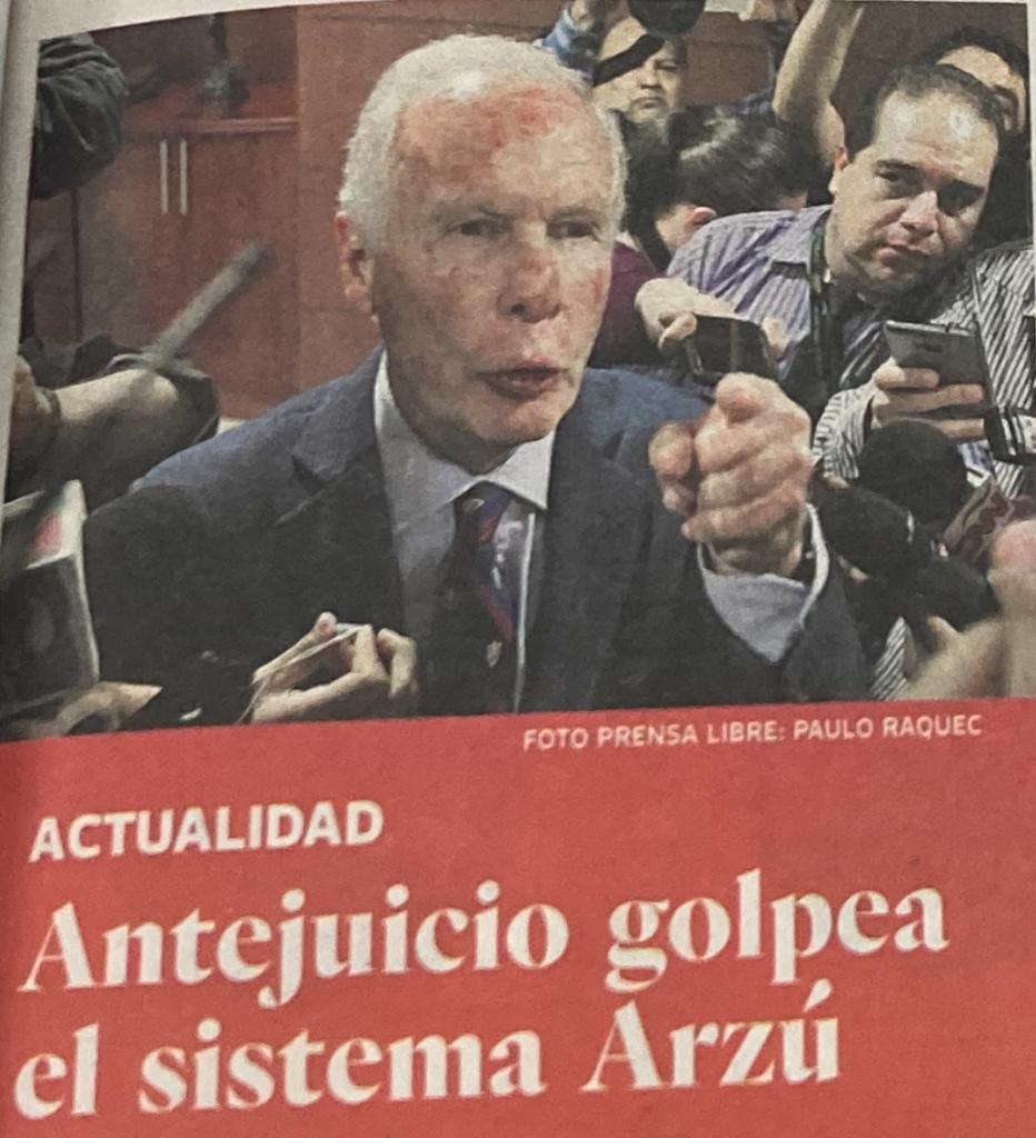 rivalidades2023's tweet photo. El alcalde increpa públicamente al comisionado y a la fiscal general en la conferencia de prensa en que se anuncia el antejuicio en su contra. No tendrá respuesta. https://t.co/UiEpSONkj0
