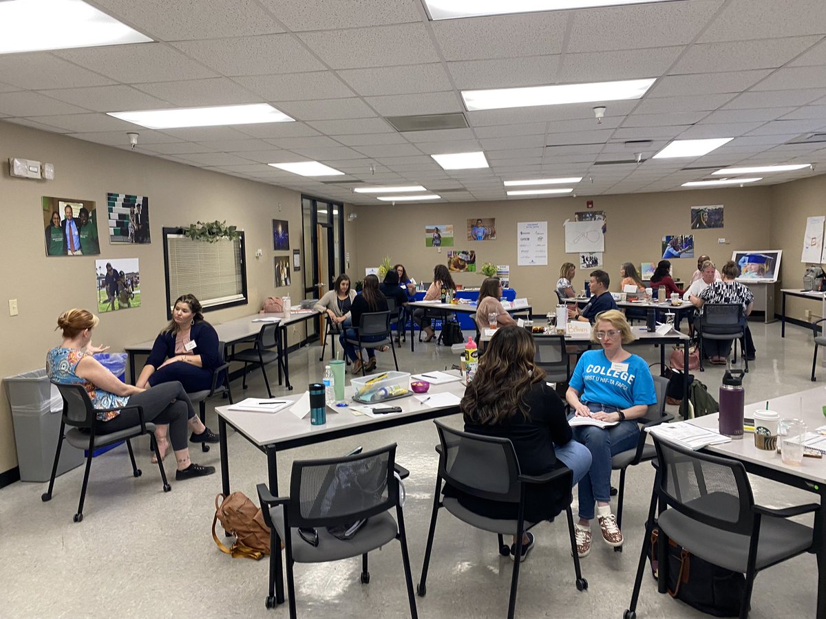 PimaSchoolSup's tweet photo. It was a privilege to have Cognitive Coaching in the house this week! We ❤️ this partnership with @azk12 and our talented presenter @BouleyMary! #PCSSpd #CognitiveCoaching @thesuperteacher @PimaGiftED https://t.co/tKeBKDKR5i