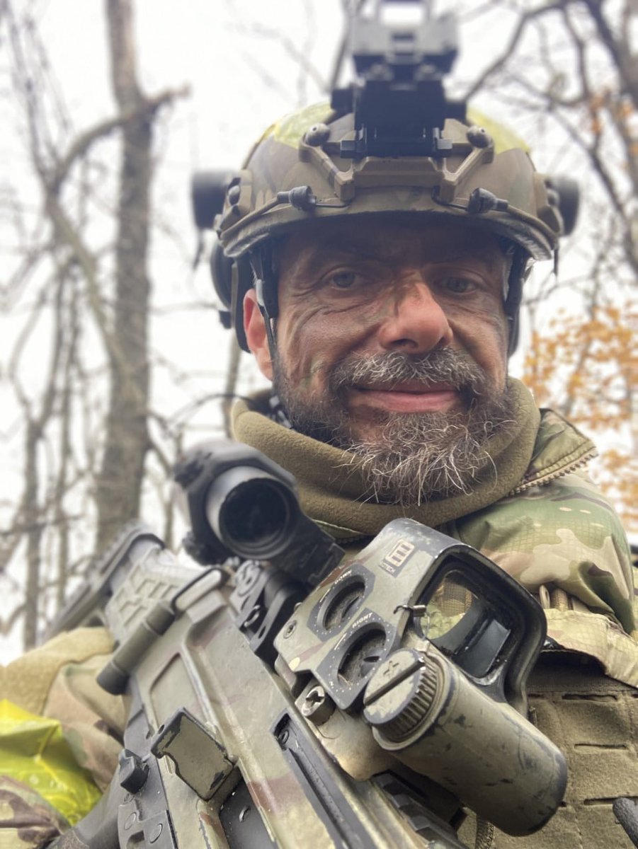 grntmedia's tweet photo. Відомий письменник, журналіст та офіцер ЗСУ Ілларіон Павлюк очолив управління преси та інформації Міністерства оборони України.

"Нові задачі, новий амбітний напрямок, величезна відповідальність", – написав він на своїй сторінці у Facebook.

Раніше за цей напрямок у Міністерстві оборони відповідала Ганна Маляр, яку звільнили з посади заступника міністра 18 вересня.