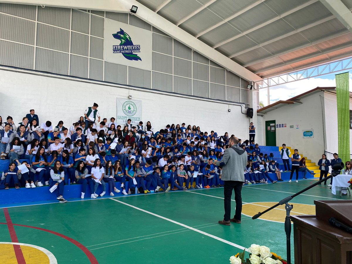 flacecuador's tweet photo. ¡Un momento imperdible se avecina! @JuanEGuarderas está a punto de llevarnos a través de un recorrido por la historia de la corrupción. Prepárate para entender los orígenes y cómo podemos cambiar el curso. Sigue el evento y descubre más. 📖🔍🇪🇨 #JóvenesHéroes https://t.co/X3ZnKlKH2j
