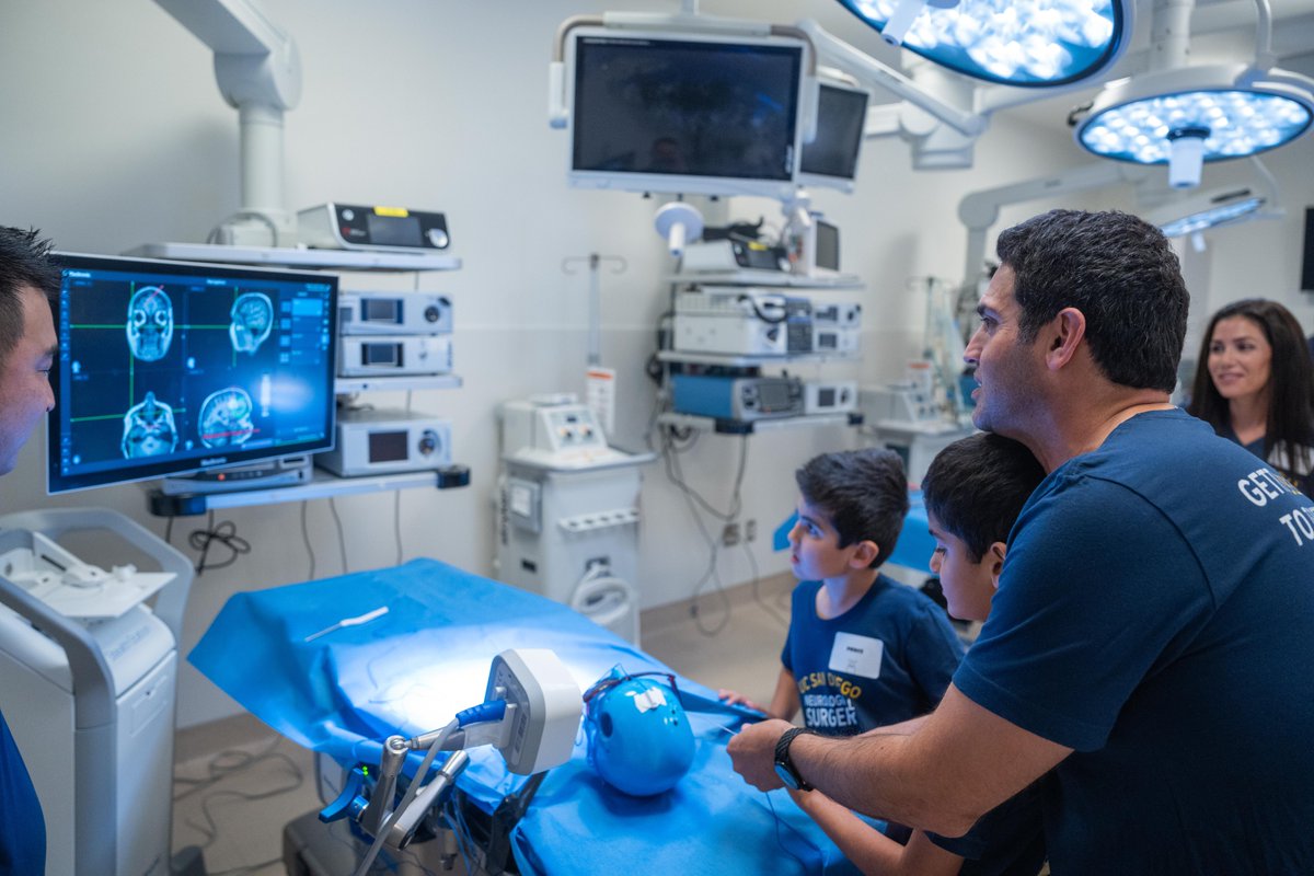 UCSDNeuroSurg's tweet photo. We had an absolute blast at our second annual Family Day at the Center for the Future of Surgery! The fun-filled educational event allowed us to share our love for #neurosurgery with our families and loved ones—and perhaps inspired some future #neurosurgeons! #UCSDNeuroSurg https://t.co/Kg1GB0dxsJ
