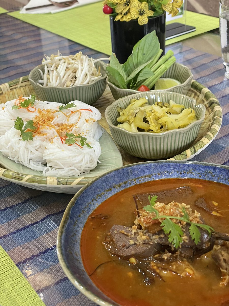 tha_thap's tweet photo. หัดกินน้ำเงี้ยวไว้เผื่อได้แฟนเป็นคนเหนือ https://t.co/2Rt8bF8HFE