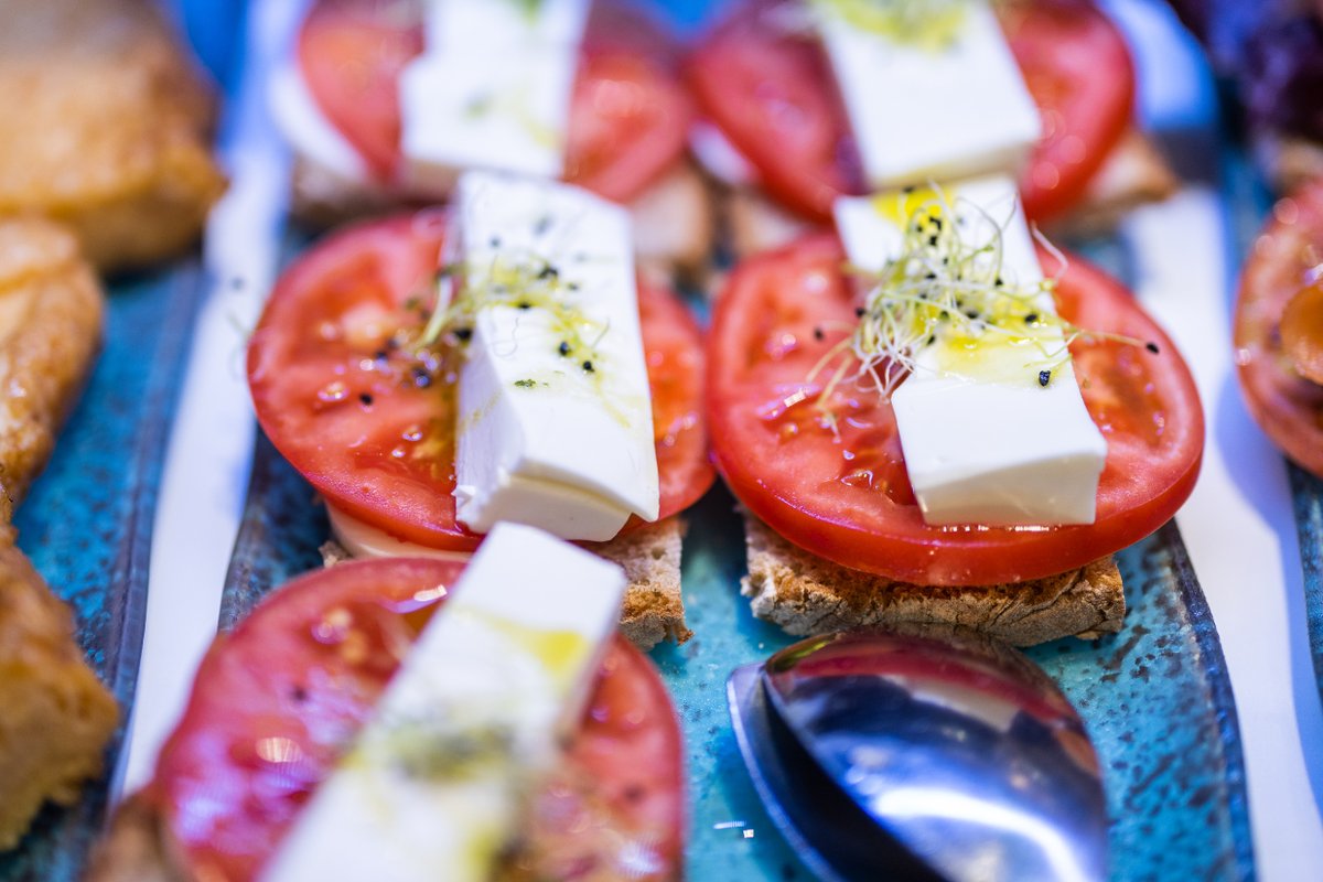 hotelpreciados's tweet photo. ¡En nuestro desayuno apostamos por calidad y cantidad! 🍞
Cientos de opciones con productos de la mejor calidad, bebidas, panes, cereales, tapas…
¡Tienes que probarlo por ti mismo! ☕️
#DesayunoBuffet #Desayuno #Calidad #HotelPreciados https://t.co/KSAlX5lSQ4