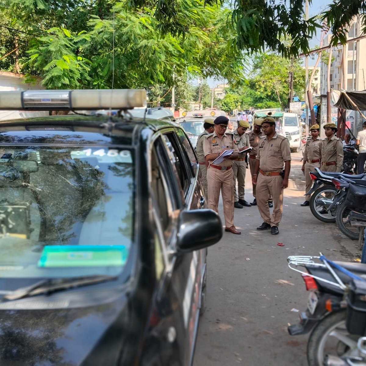 DeoriaPolice's tweet photo. #deoriaPolice अपर पुलिस अधीक्षक देवरिया द्वारा कोतवाली थाना क्षेत्र की महिला #PRV1456 का निरीक्षण किया गया व उचित दिशा निर्देश दिये गये।
#UPPolice @112UttarPradesh https://t.co/bTd5HvLC59