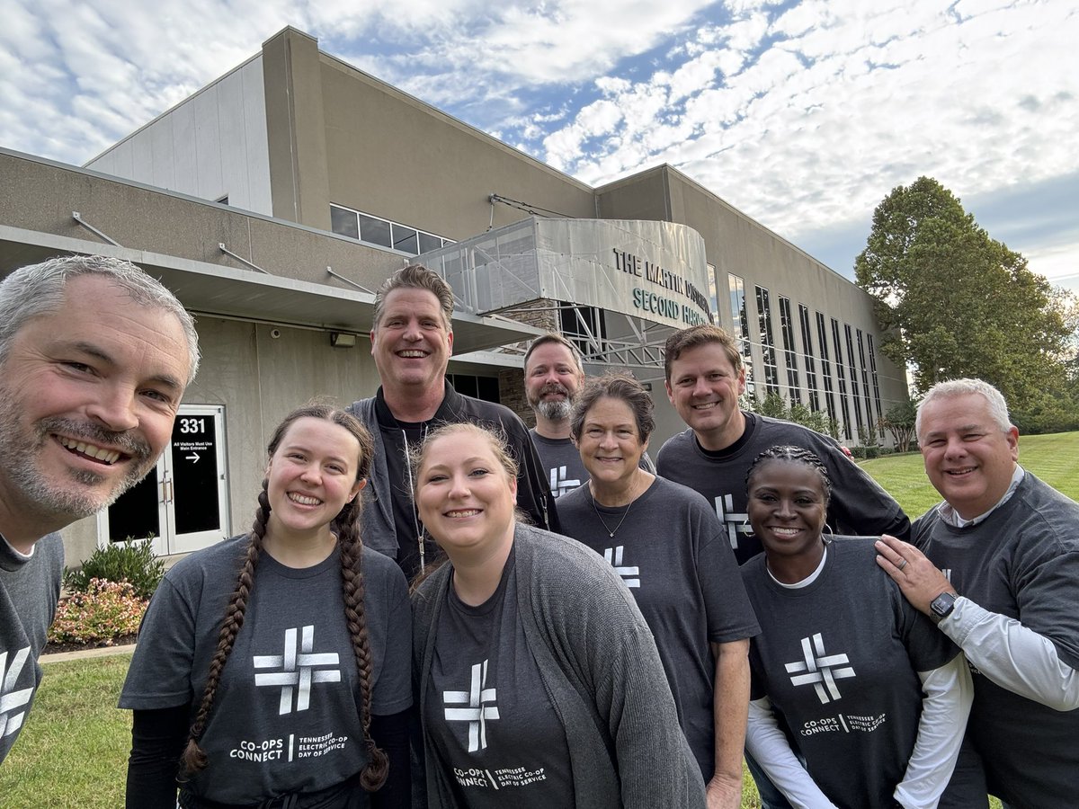 TNELECTRIC's tweet photo. The TECA staff volunteered at @2HarvestMidTN for our #tncoopdayofservice project. We packed more than 1,000 Thanksgiving boxes that will be distributed to needy families throughout middle and west Tennessee. #coopsconnect https://t.co/OIs0KToDQq