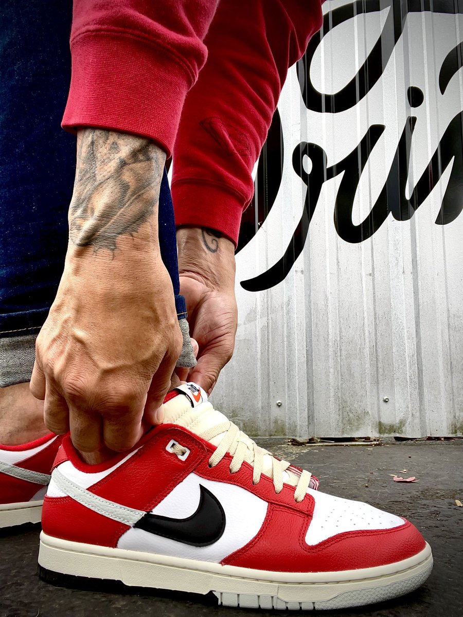 I have been seeing a lot of things in the TL about how the culture is changing. It’s “split”. Well with a prompting for the fam <a href="/luvkicks4life/">KicksFan</a> and <a href="/brttniann/">Brittni Ann</a> to keep posting. Here’s my take. It’s still real for the real ones!
Amen🙏🏾!
#kotd
#snkrskickcheck 
#SnkrsLiveHeatingUp