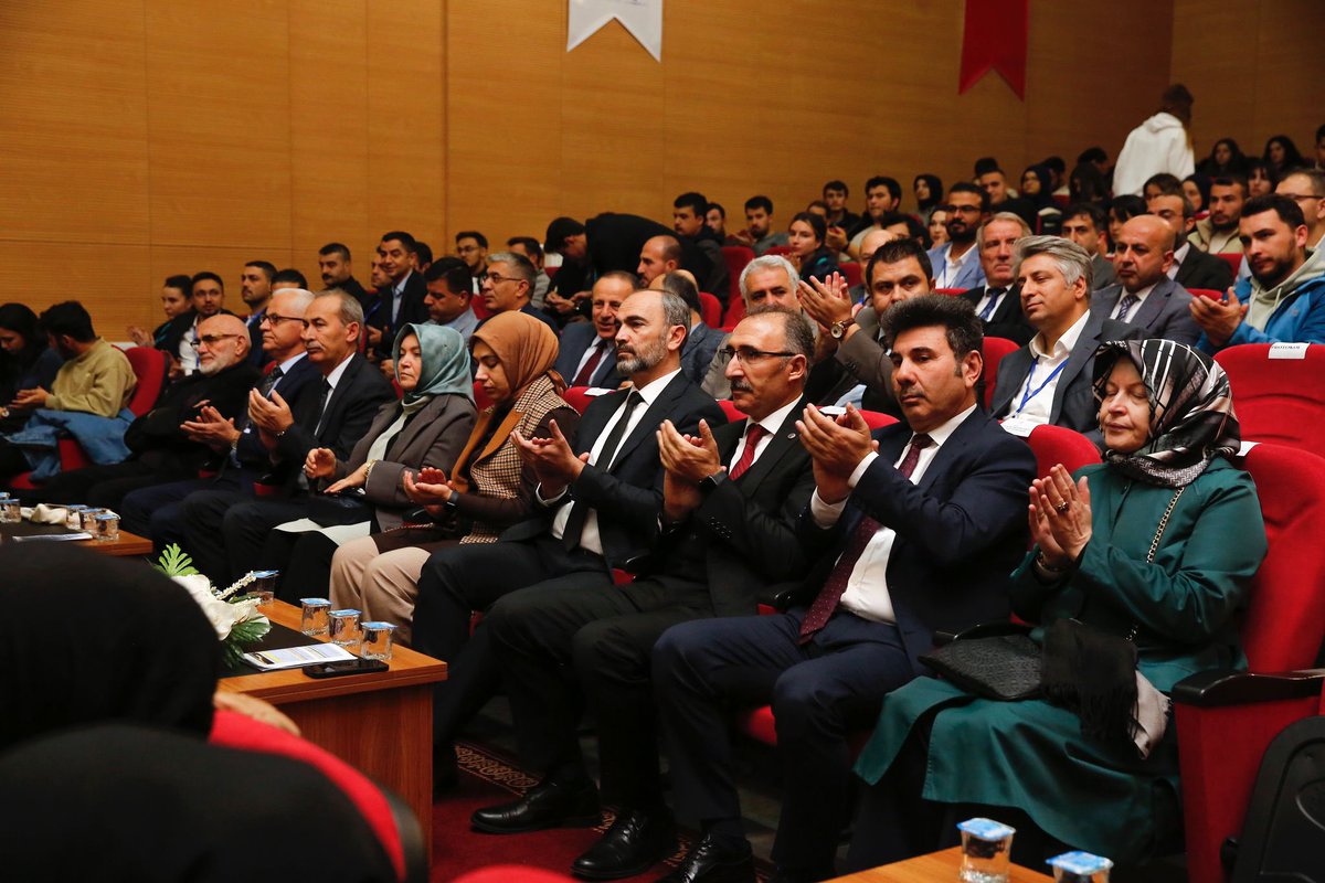 MutluTurkmen's tweet photo. Haydar Aliyev'in doğumunun 100. yılı anısına, Türk Dünyasından ve Türkiye'den saygın üniversite paydaşlarının katkısıyla düzenlediğimiz 5. Uluslararası Sosyal Bilimler Kongresinin açılış törenini gerçekleştirdik. Kongremizde 300'ün üzerinde akademisyen 278 bildiri sunacak. https://t.co/zhouw5mEzi