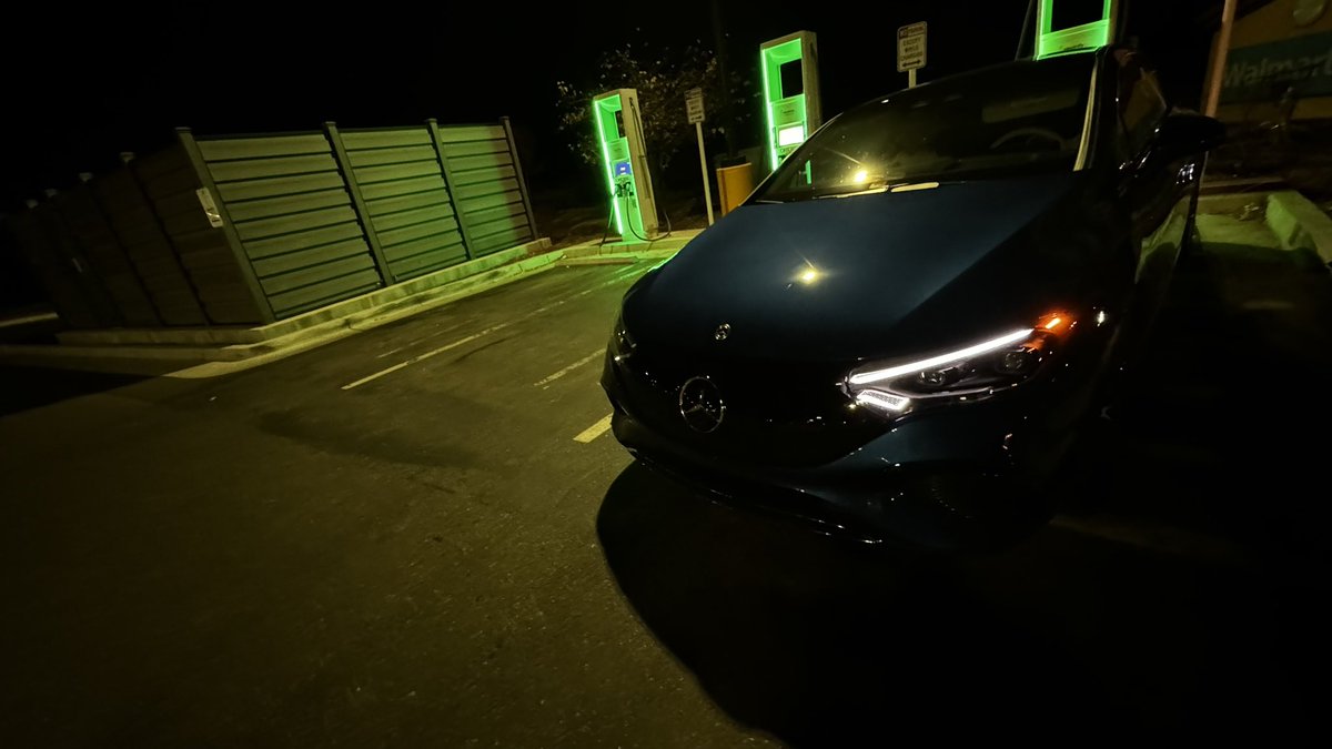 PradyPunch's tweet photo. @RateYourCharge #Derated Successful charge session from Patterson CA on @ElectrifyAm #ABB units
Any reason why @MercedesBenz #EQE can’t turn off auto headlights while charging? And why I get parking lights on one side when turning off lights? https://t.co/yDK7Wf2wkb