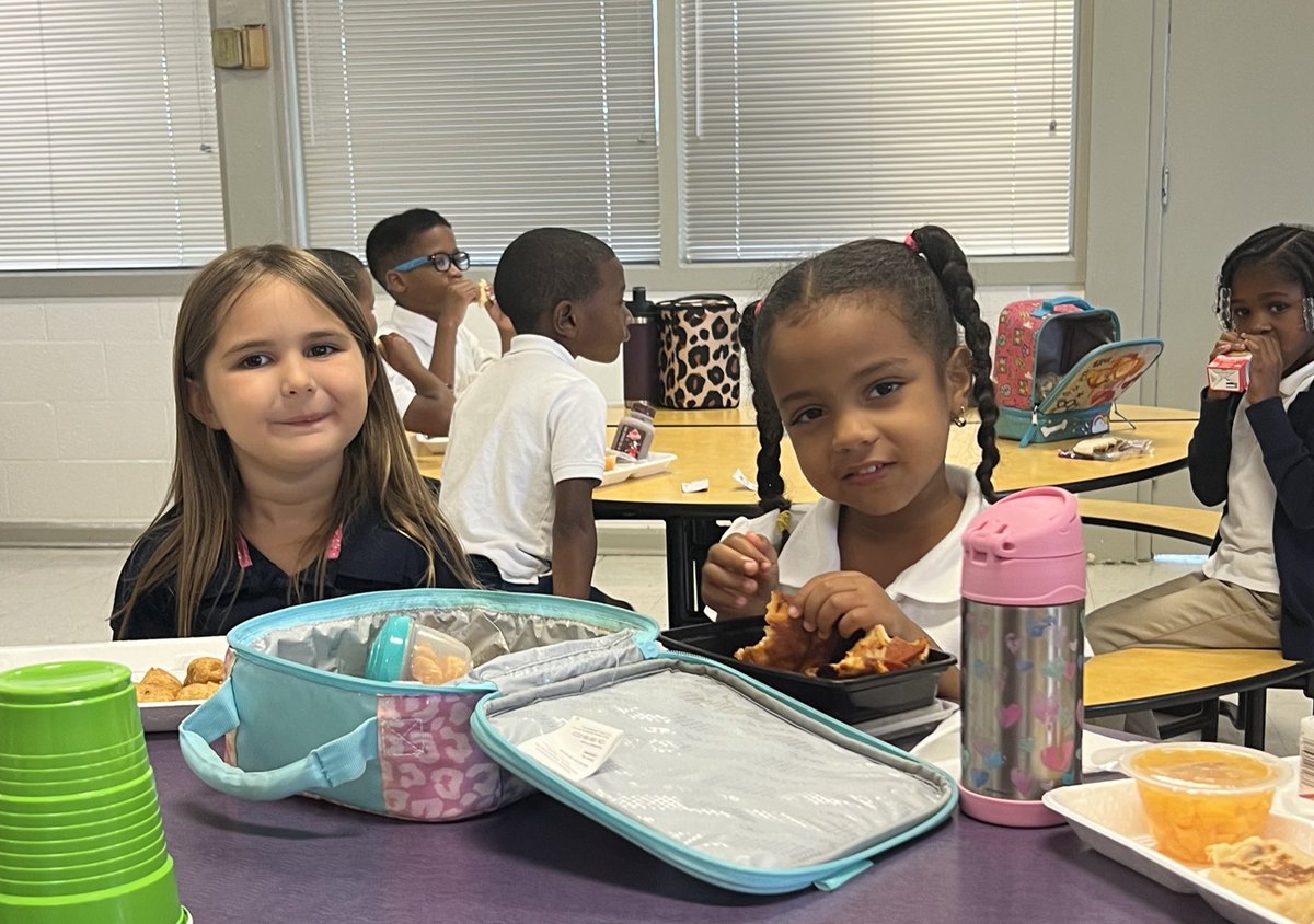 The many sweet faces of kindergarten Spanish DLI students during school lunch at @ClydeErwinElem ! All leaders in education, please make sure you spend at least 30 minutes per week in your cafeteria talking to kiddos! #relationshipsmatter #LeadershipMatters #ocsdli #ocsglobal