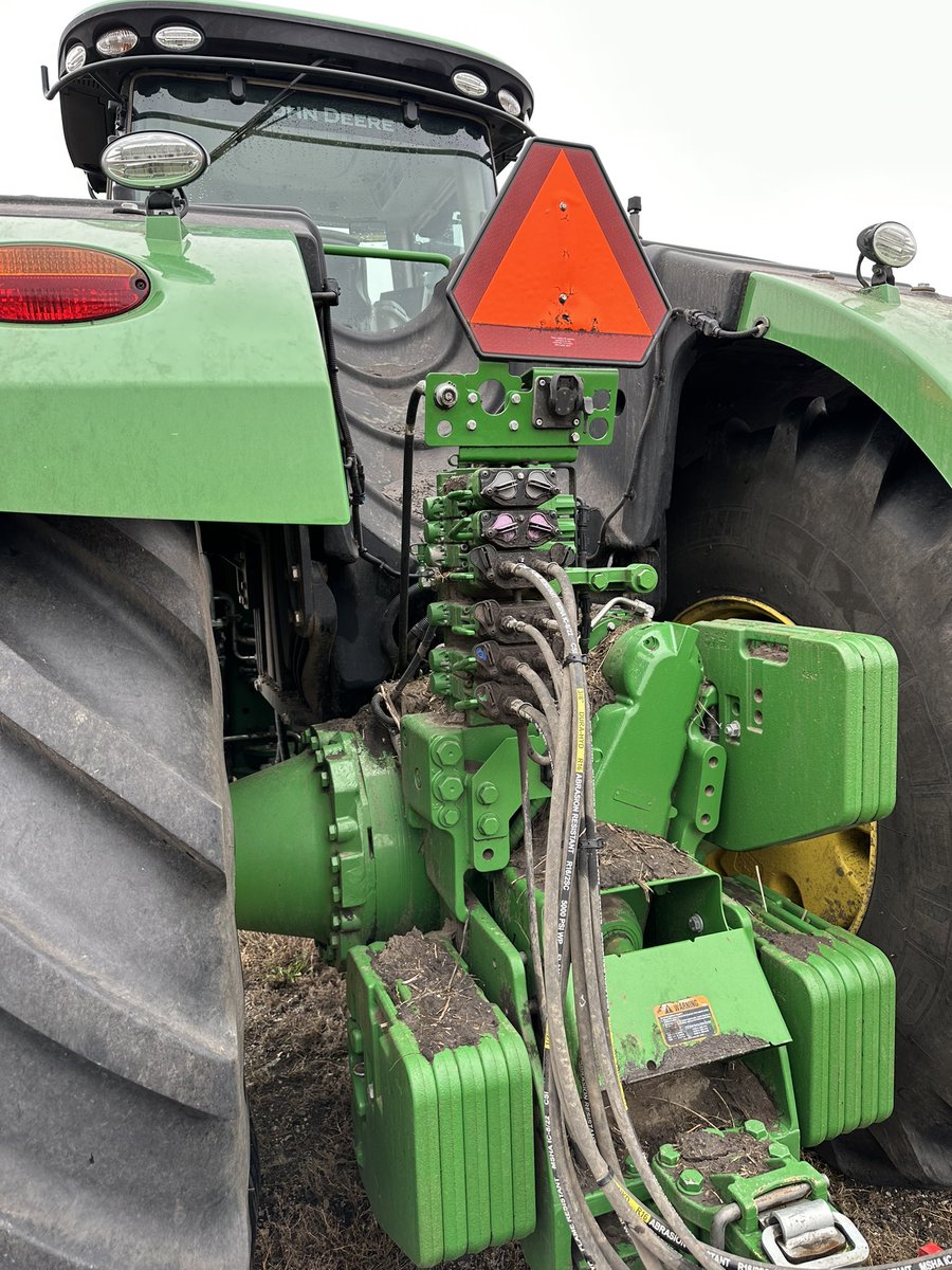 2016 9620R John Deere 4wd coming in! 
745 hours! Fully loaded high flow hyd, 6 scv, PTO , IF Michelin 800’s, fully weighted, hydra cushion axle

Will be available in approx 2 weeks.

More pics available , asking $588500 obo 

Call or text 3o66218352 or 3066214513