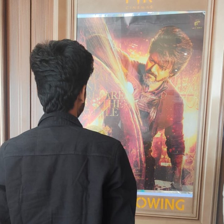 KarthiVijayOffl's tweet photo. #Leo Massive 🔥❤️ Excellent a One man Show #ThalapathiVijay (Parthi) × Leo Das what a Performance Thalaiva...💯 Love you 😘 @Dir_Lokesh Sambavam....@anirudhofficial Miratal⭐ @akarjunofficial 💥 @trishtrashers 💘 action power packed Congrats #LeoTeam 😎

#LeoIndustryHit #LeoFDFS https://t.co/UvAxoE9yFP