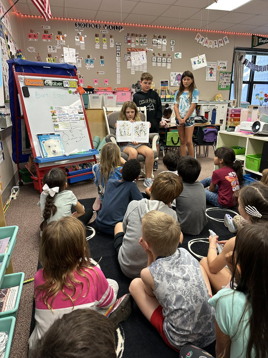 MsCamiCox's tweet photo. This week is Dyslexia Awareness Week! Some 5th graders came to read a book to our class today about a student who struggles to learn. As a person with dyslexia, this made my heart so full ♥️ #theresnoplacelikecypress #1LISD https://t.co/lrAZ0jWyNI
