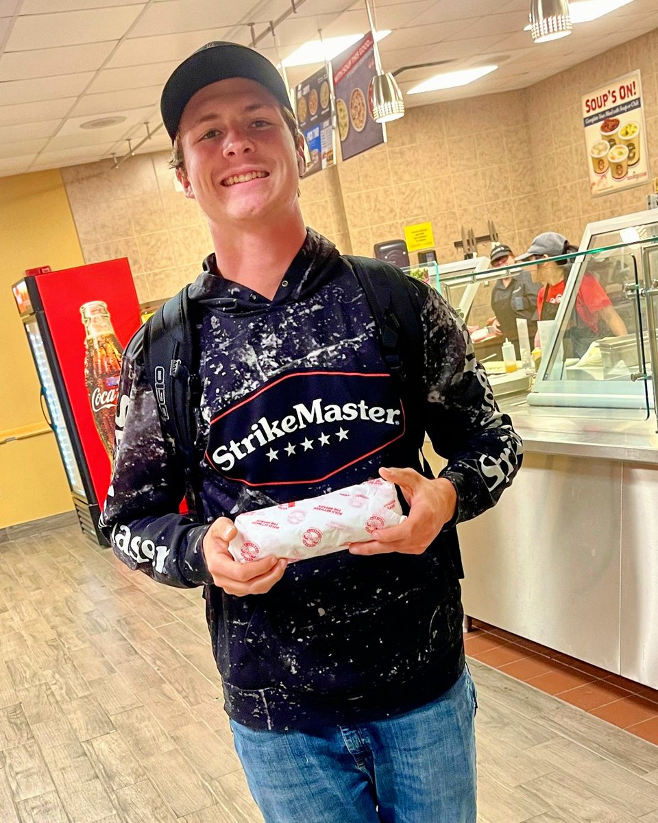 UWRF_Dining's tweet photo. Having a mouthwatering lunch is always a treat! 😋🍽 Take a sneak peek into Zach's choice of the day, the scrumptious Neuron sandwich from Erbert and Gerbert's.  #uwrfdining #chartwellscentral #lunchtime  #uwrfdining #chartwellscentral #lunchtime https://t.co/HwY0w7DMHu