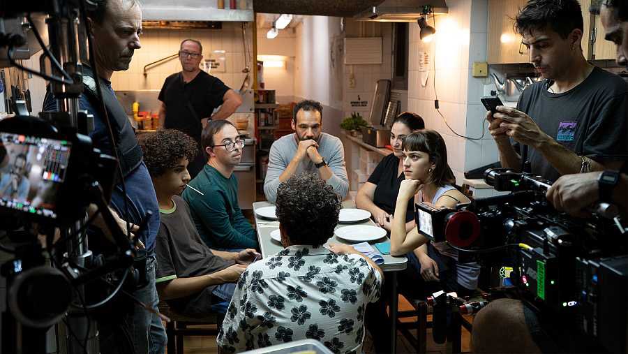 setmagic's tweet photo. Ya ha dado comienzo el rodaje de “Dieciocho”, nueva serie de ficción para @rtveplay @apunt_media @ib3. 🎬 https://t.co/Hr64CslMwx