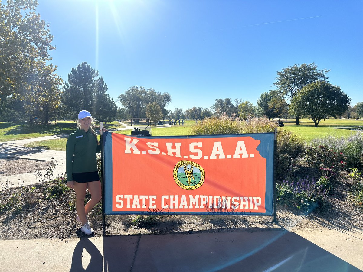 Blakeporter09's tweet photo. Had the BEST time in Hutch with my favorite team @BVSWGOLF placing 4th at state!!🐾 https://t.co/uKE3qCosLl
