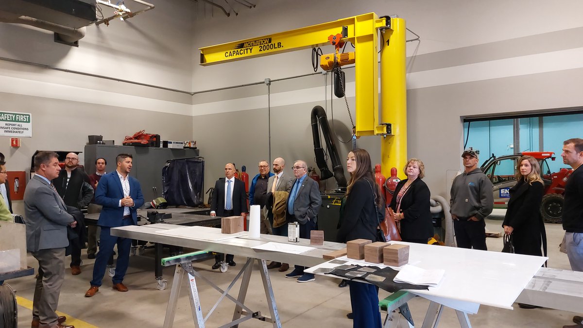 cambriancollege's tweet photo. We’re celebrating an electrifying new partnership with Greater Sudbury Utilities @SudburyHydro ⚡Today, #GSU donated $100,000 to help construct and equip our EV Lab, which will now be home to the new #GSU Engineering Workshop! 👏👏👏 

Learn more – https://t.co/z9uSs0AfaK https://t.co/9kcdRN9J0m