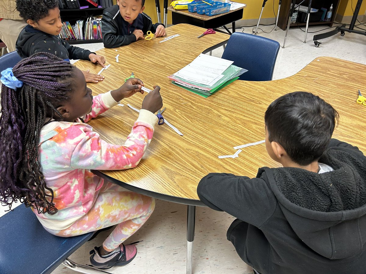 ellgcs's tweet photo. Ms. Solis’ 2nd grade students @JesseWharton doing Juicy Sentence Play #3Ls @GCSchoolsNC https://t.co/WfKC2ctpAT
