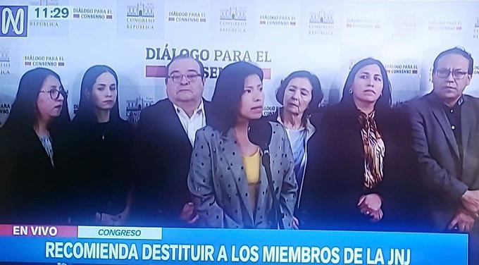 SustanciaSin's tweet photo. Solo los comunistas hacen causa común con la JNJ.
Aqui los vemos indignados porque su cuota de poder es cada vez menor. 
La caída de Castillo ha sido el inicio de su fin. 
#senderoluminoso #mrta #betoasaber #wayka #idl https://t.co/xfBSwKIpqq