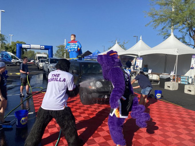Big Bros Big Sis AZ (@bbbsaz) on Twitter photo It's hot - come cool down at the carwash <a href="/Mishbia15/">Mat Ishbia</a> - It all benefits the kids. We are at Desert Ridge Marketplace washing cars thru Friday! It's hot - come cool down at the carwash <a href="/Mishbia15/">Mat Ishbia</a> - It all benefits the kids. We are at Desert Ridge Marketplace washing cars thru Friday!