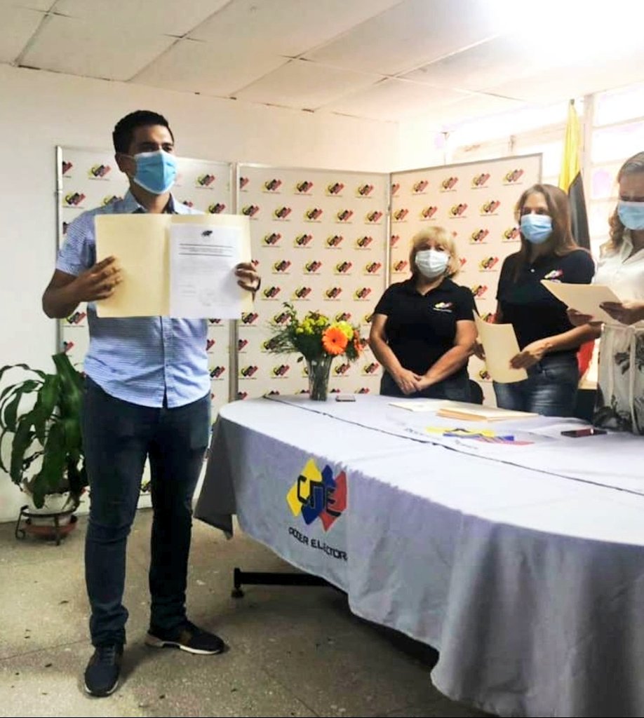 Hoy arriba un año más de vida nuestro Secretario Juvenil Seccional #Táchira, un líder ADeco, Ingeniero, y legislador del estado, nuestro compañero <a href="/yuliansmh/">Yulian Montenegro</a>👏

Dios te regale muchos años más de vida, salud y lucha democrática por Venezuela y Táchira. 
¡ADelante Juventud!🏳️🎉