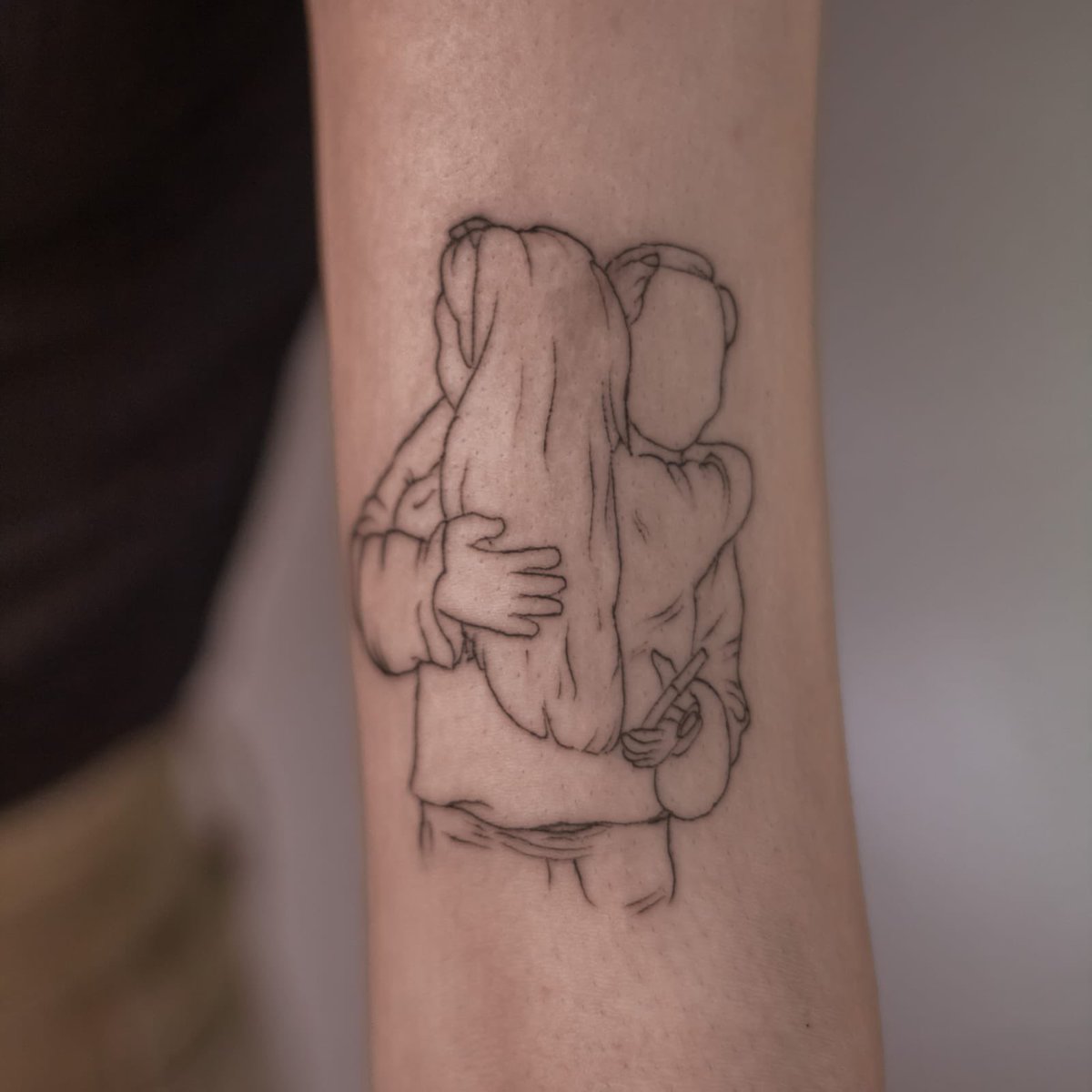 dontforxget's tweet photo. the tattoo.                    the singer. https://t.co/v7SV3ff7zD