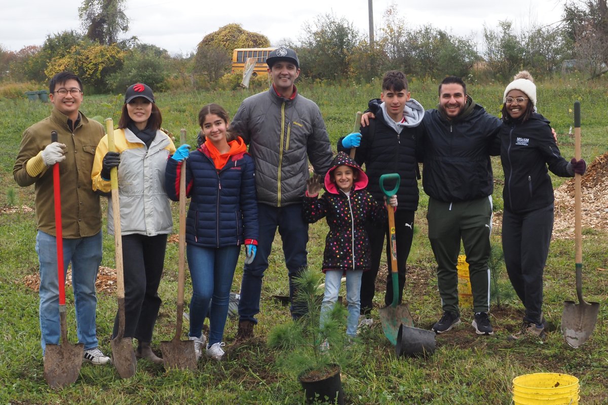 RougePark's tweet photo. Big thanks to all the incredible volunteers for making the @10ktrees planting event on Sunday a huge success and a whole lot of fun! 🌳🌟 Your hard work is helping our planet thrive, one tree at a time. 🌿🙌
📷 Gary James https://t.co/uoljWSX3nd
