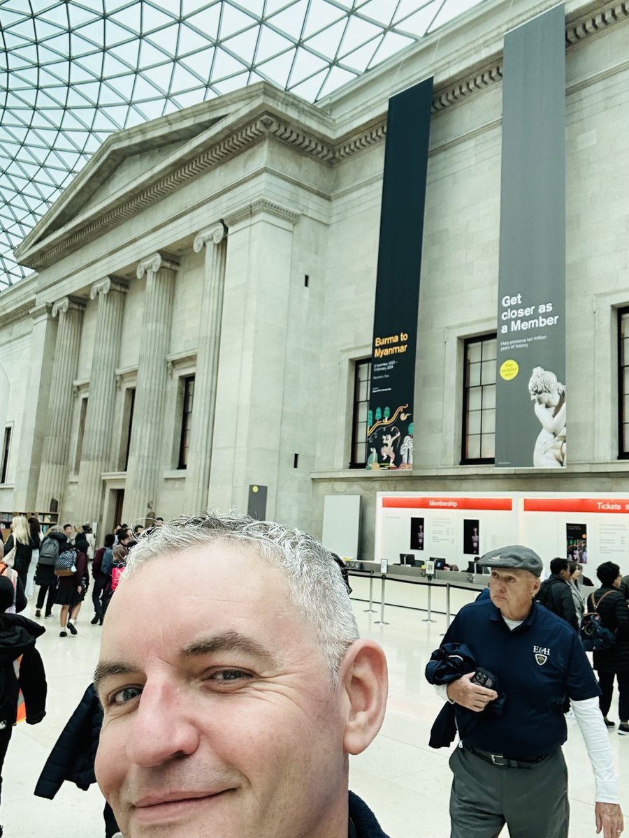 Fantastic #ReflectShareInspire event @HeritageFundUK @britishmuseum to celebrate #DigitalForHeritage projects. Dr Lisa Snook @GwentArchives talking about our collaborative @crowdcymru digital volunteering project #WalesInTheWorld 👏